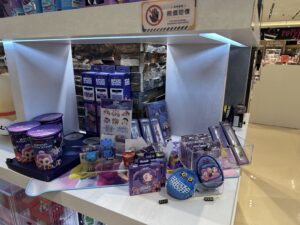 桃子良品進駐昇恒昌台北市區旗艦店｜KPop 獵魔女團、怪奇物語官方授權周邊現場開逛！